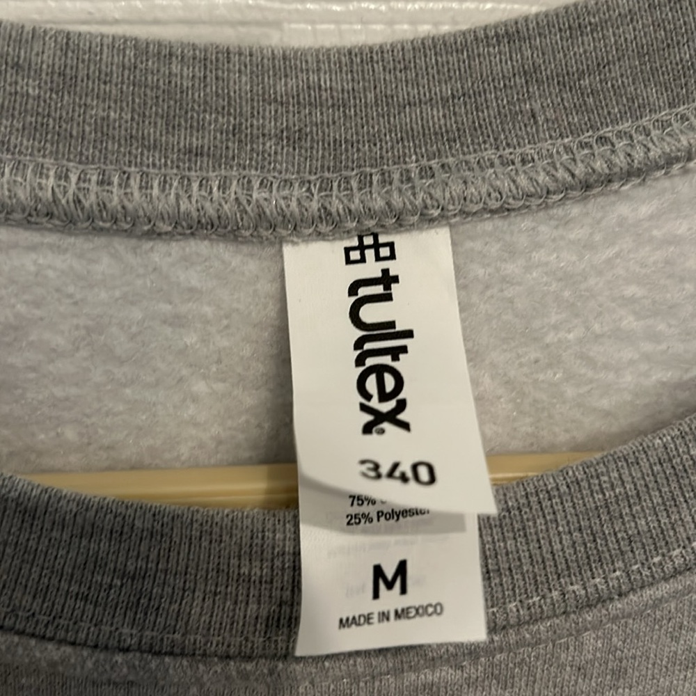 Very comfy gray sweatshirt - Picture 2 of 3